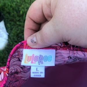 LuLaRoe Dresses - Adorable fun floral Lularoe Nicole dress LuLaRoe Dresses - Adorable fun floral Lularoe Nicole dress